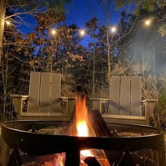 New Luxe Couples Cabin*Fire Pit*Private*Hot Tub