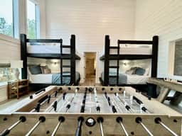 Luxury Cabin/Hot Tub/Foosball/Air Hockey/Arcade