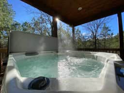 New Luxury Cabin*Hot Tub*Corn Hole*Fire Pit*Games