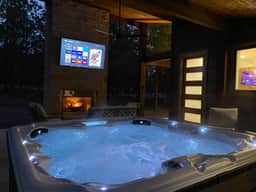 New Waterfront Cabin*Fire Pit*Games*Hot Tub*Views