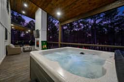 New Family Cabin*Treehouse*Hot Tub*Air Hockey