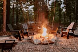 Luxury Couples or Family Cabin*Hot Tub*Fire Pit