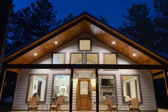 NEW Couples Luxury Cabin | Fireplace | Hot Tub | Fully Stocked Kitchen | Covered Patio - Image 1