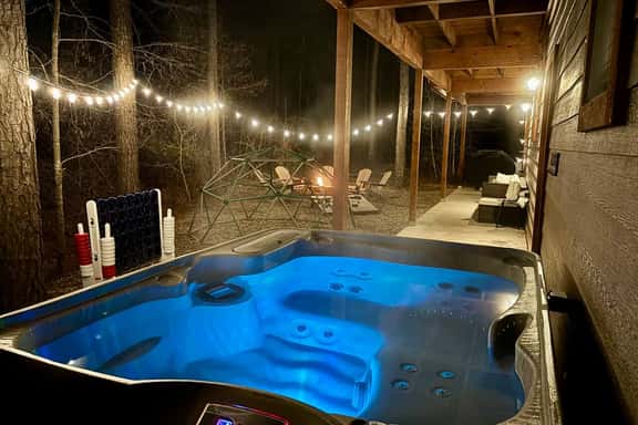New Family Cabin | Foosball | Hot Tub | Fire Pit | 50+ Classic Game | Console | Fireplace - Image 1