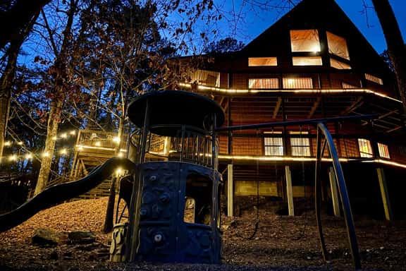 New Cabin/Hot Tub/Foosball/Shuffleboard/Fire Pit - Image 1
