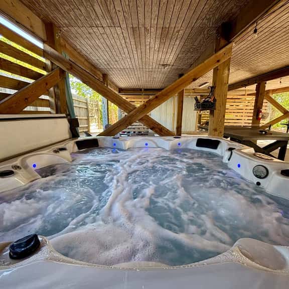 4BR Beach Retreat | Hot Tub | Fire Pit | Ping Pong - Image 1