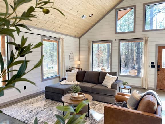 New Couples Cabin*Fireplace*Hot Tub*Grill*Games