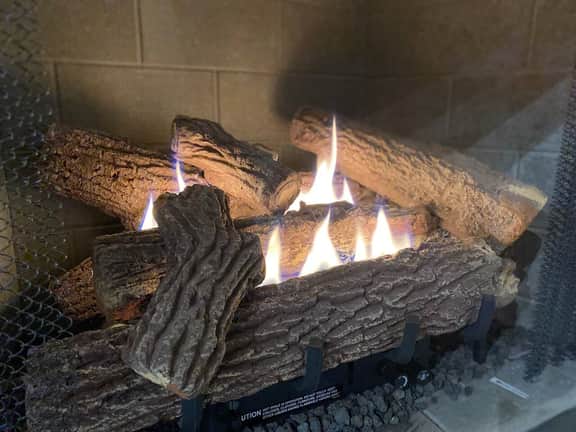 New Couples Cabin*Fireplace*Hot Tub*Grill*Games