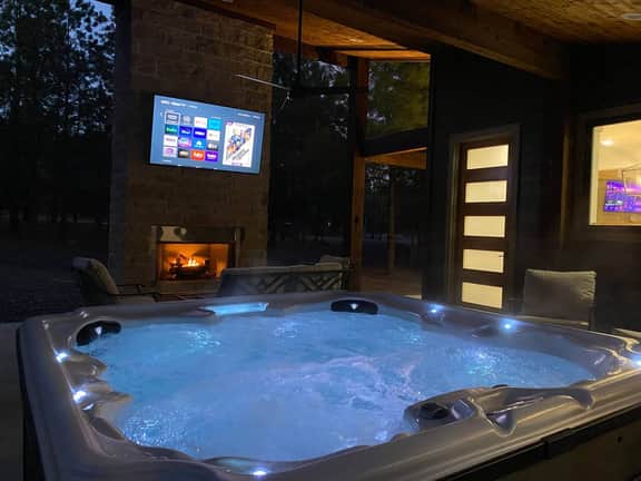 New Waterfront Cabin*Fire Pit*Games*Hot Tub*Views