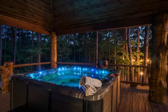 NEW Cabin w/ Private Pickleball/Families/Groups