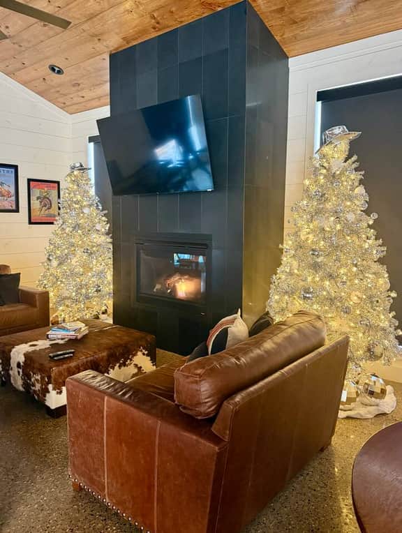 Luxury Cabin*Private Pool*Playground*Sleeps16