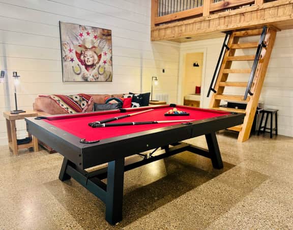 New Cabin*Heated Pool*Hot Tub*Ping Pong*Arcade