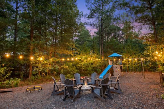 New Luxe Cabin*Hot Tub*Ping Pong*Arcade*Playset