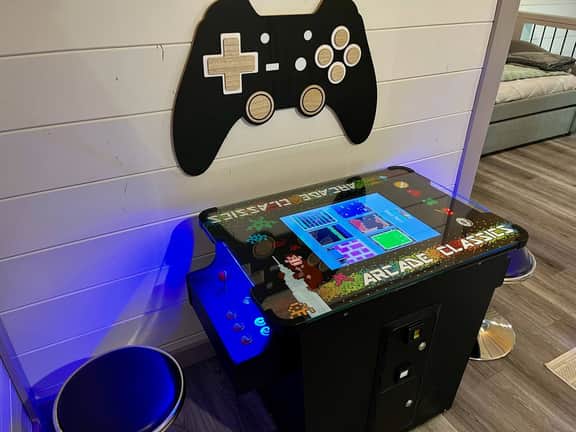 New Family Cabin*Foosball*Hot Tub*Arcade*Fire Pit