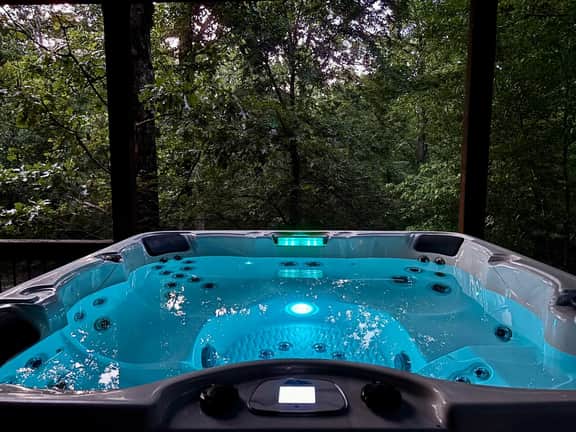 New Cabin*Ping Pong*Hot Tub*Fire Pit*Corn Hole