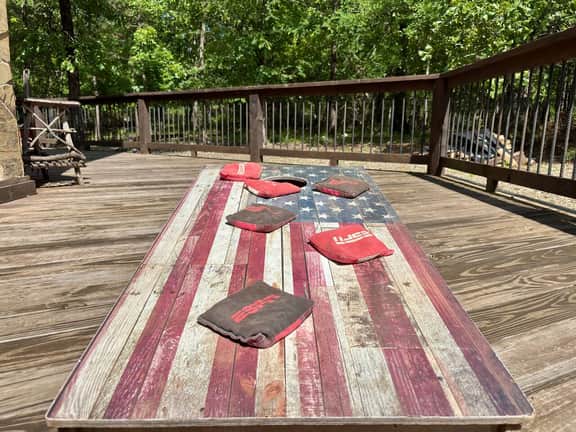 New Cabin*Ping Pong*Hot Tub*Fire Pit*Corn Hole