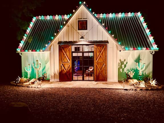*Saddle Up* private pool/sauna/hot tub/sleeps 2-4