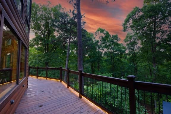New Family Cabin/Hot Tub/Fire Pit/Pool Table/Games