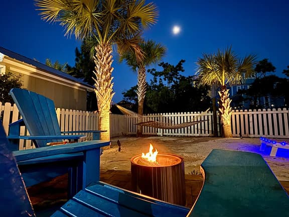 Gameroom*Pool*Bikes*4 Arcades*Firepit*Ping Pong
