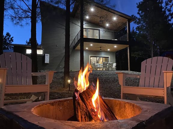 New Waterfront Cabin*Fire Pit*Games*Hot Tub*Views