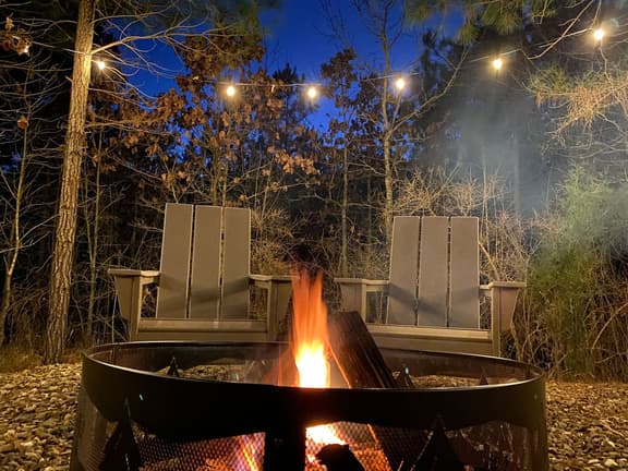 New Luxe Couples Cabin*Fire Pit*Private*Hot Tub