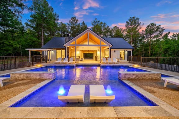 Luxury Cabin*Private Pool*Playground*Sleeps16