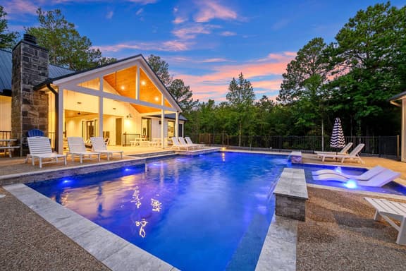 New Cabin*Heated Pool*Hot Tub*Ping Pong*Arcade