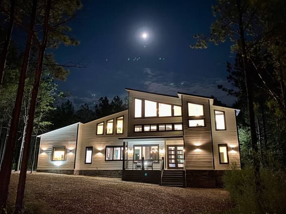 New Luxe Cabin*Hot Tub*Arcades*Foosball*Air Hockey