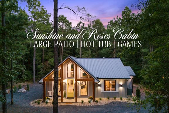 New Luxe Cabin*Hot Tub*Ping Pong*Arcade*Playset