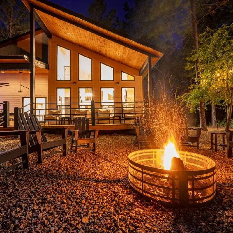 Luxury Cabin*Hot Tub*Fire Pit*Outdoor Movie*Arcade