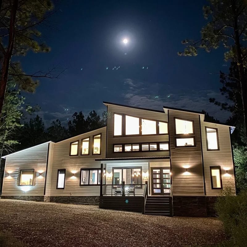 New Luxe Cabin*Hot Tub*Arcades*Foosball*Air Hockey