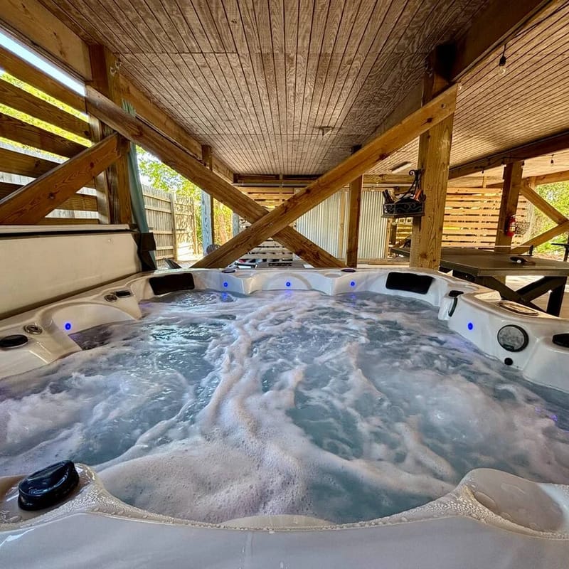 Sea Glass Cottage w/ Hot Tub, 4b/4b, sleeps 14.