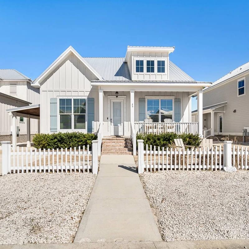 3BR Beach Retreat*Bikes*Trails+Close to Beach*Pool