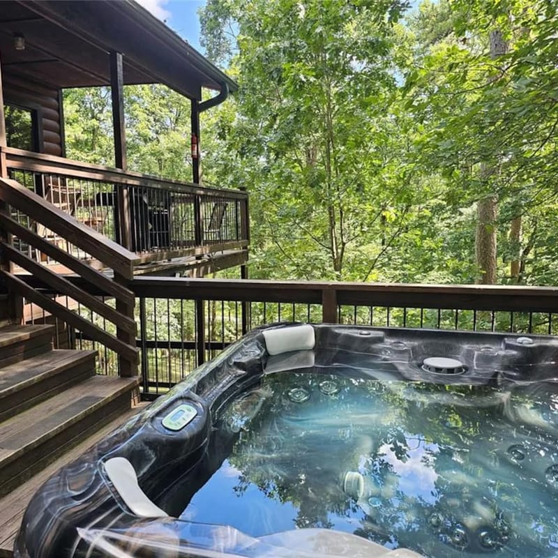 New Family Cabin/Hot Tub/Fire Pit/Pool Table/Games